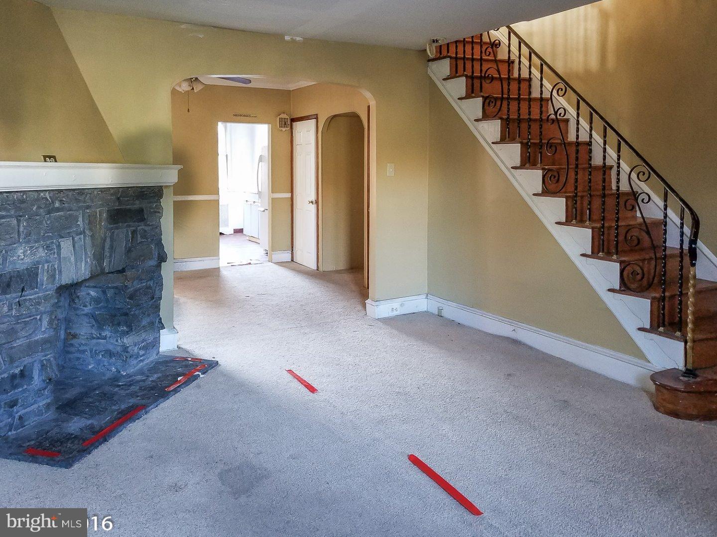 7282 Bradford Road Upper Darby, PA 19082 - Photo 3 of 14 Living Room