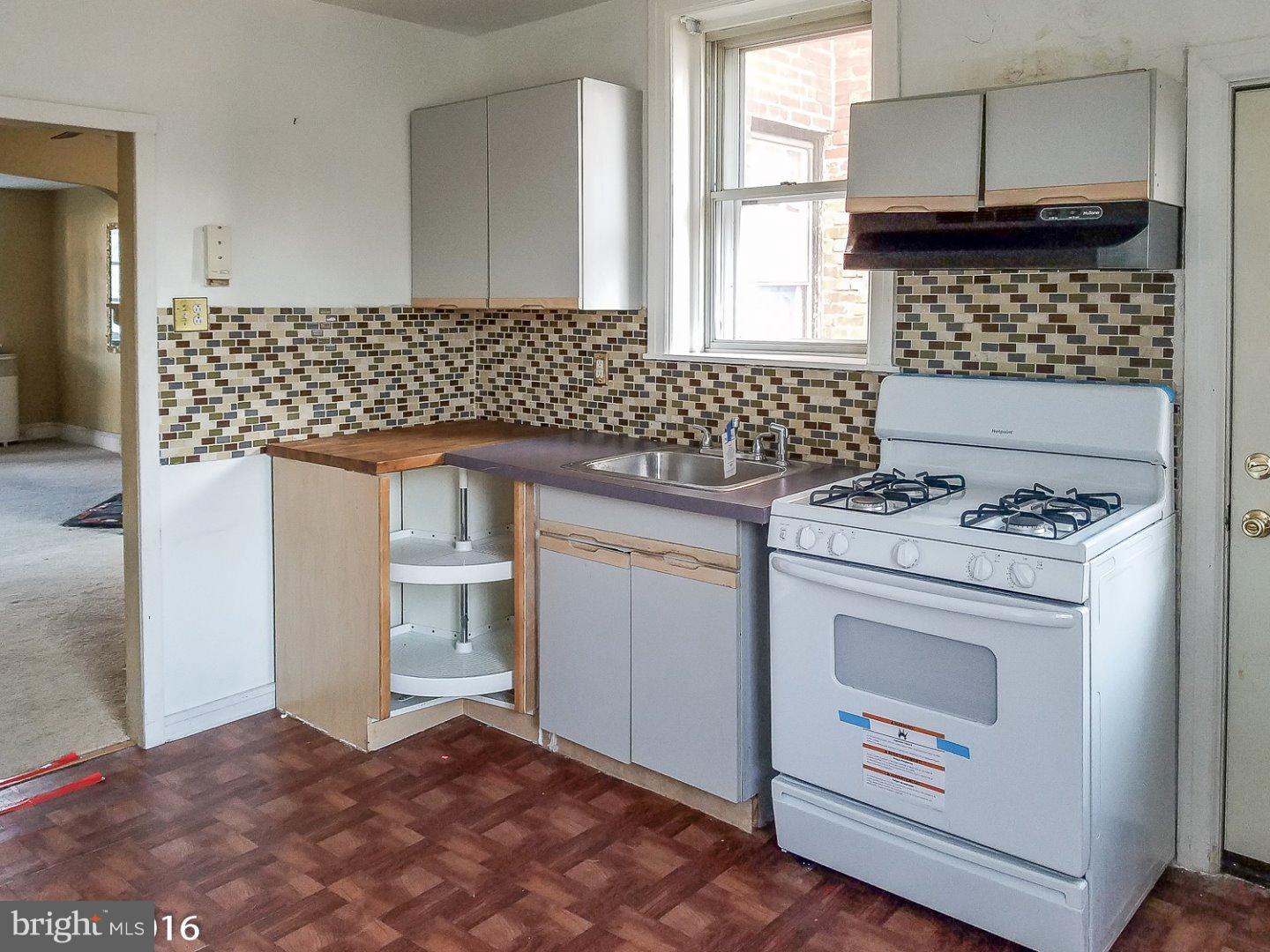 7282 Bradford Road Upper Darby, PA 19082 - Photo 6 of 14 Kitchen