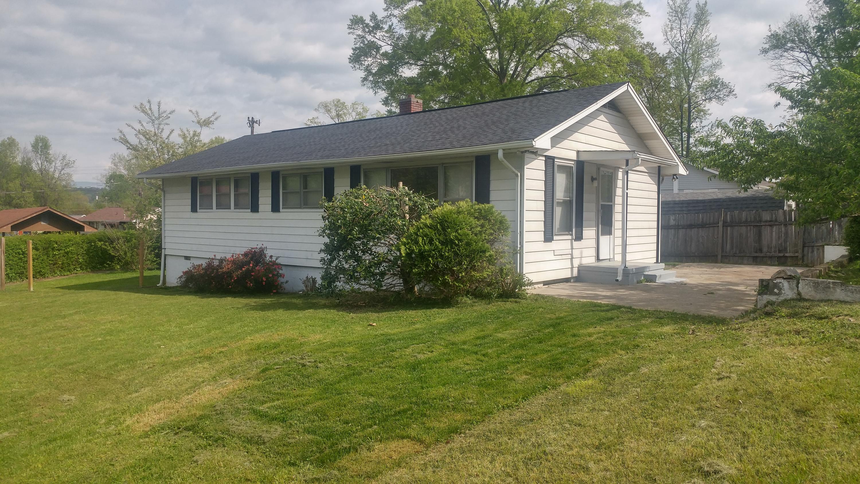126 Marshall Circle Oak Ridge, TN 37830 - Photo 14 of 16 0418191054b_HDR
