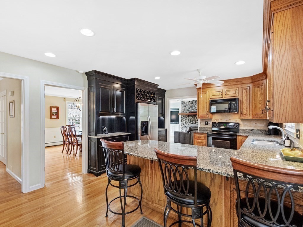 45 Ledgetree Road Medfield, MA 02052 - Photo 9 of 31 Gallery Image 9
