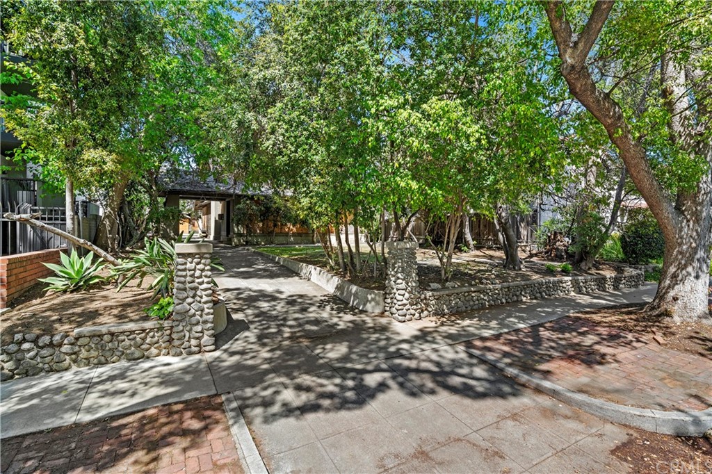 983 San Pasqual Street, Pasadena, CA 91106 Compass