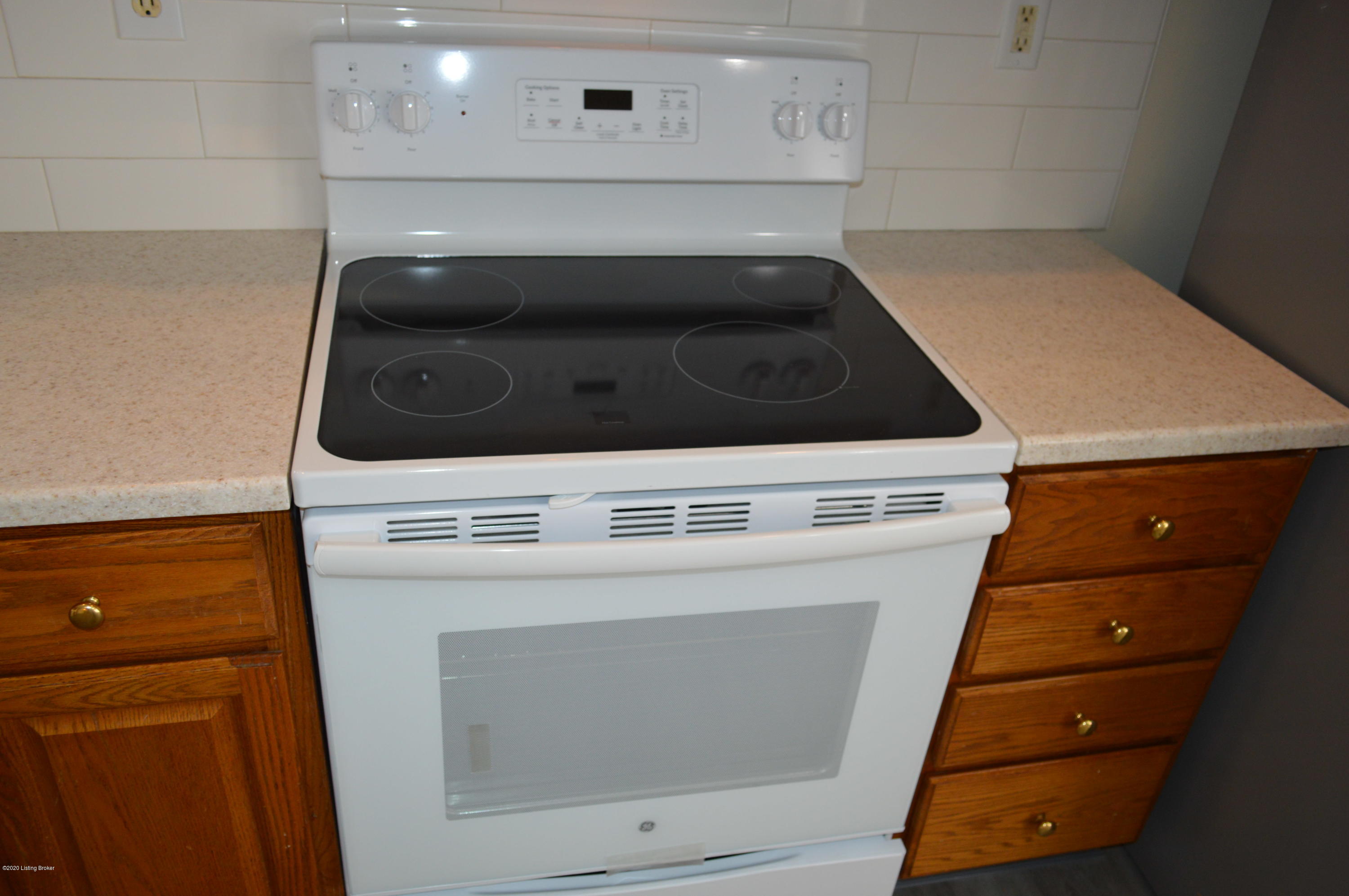 2308 Willow Reed Road La Grange, KY 40031 - Photo 9 of 27 New smooth top oven range