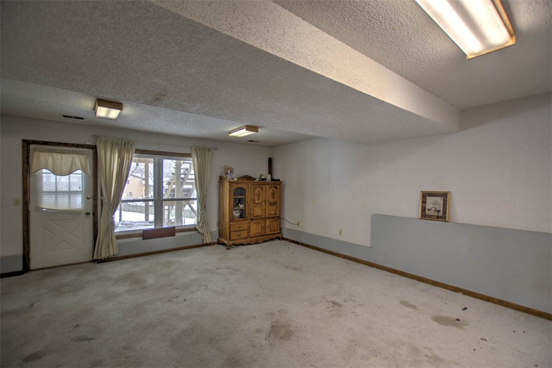 1051 Valley View Court Decatur, IL 62522 - Photo 23 of 27 Gallery Image 23
