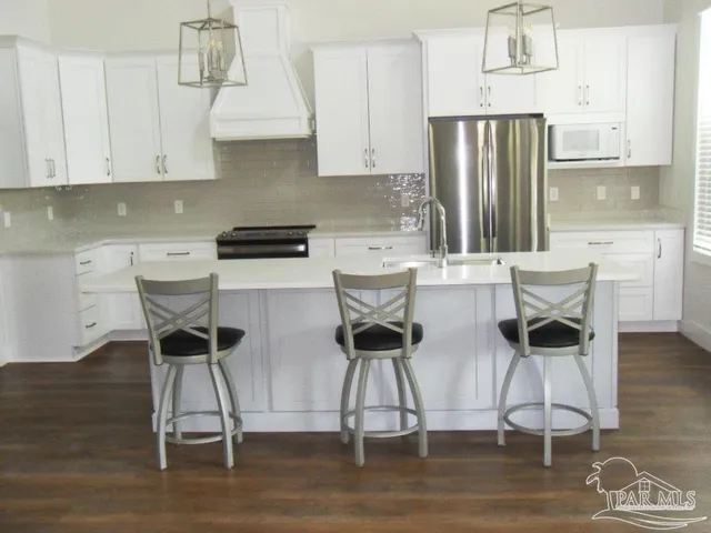 $3,400 | 3003 East Blount Street, Pensacola, FL 32503