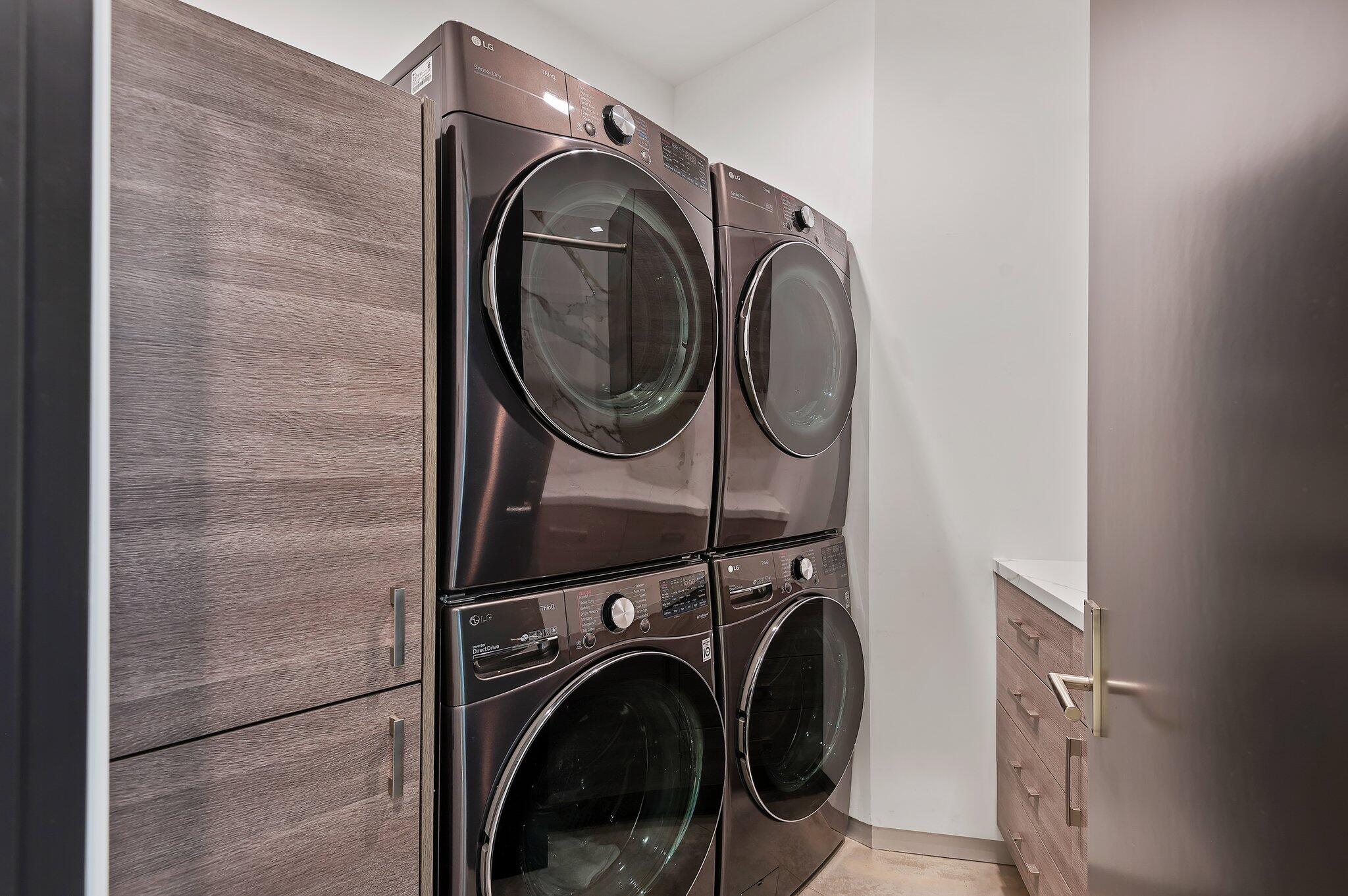 2805 Spyglass Ridge Road Santa Barbara, CA 93105 - Photo 46 of 67 a utility room with dryer and washer