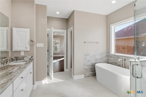 $649,900 | 647 Oak Creek Parkway, Seguin, TX 78155