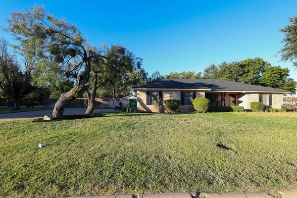 $375,000 | 1300 Hillcrest Road, Coleman, TX 76834