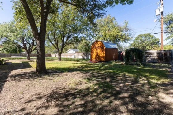 $375,000 | 1300 Hillcrest Road, Coleman, TX 76834