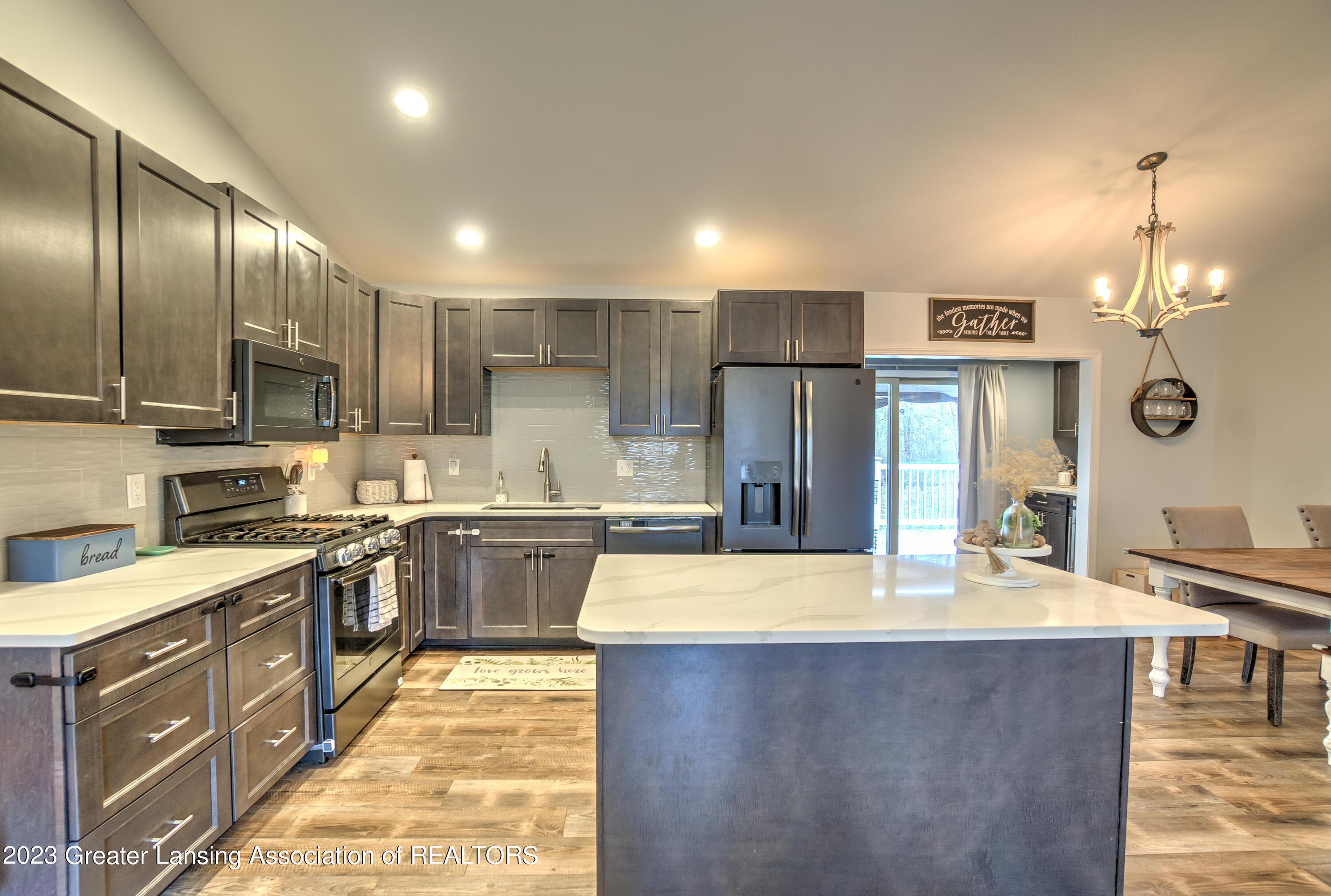 1165 North Michigan Road Eaton Rapids, MI 48827 - Photo 4 of 33 Kitchen