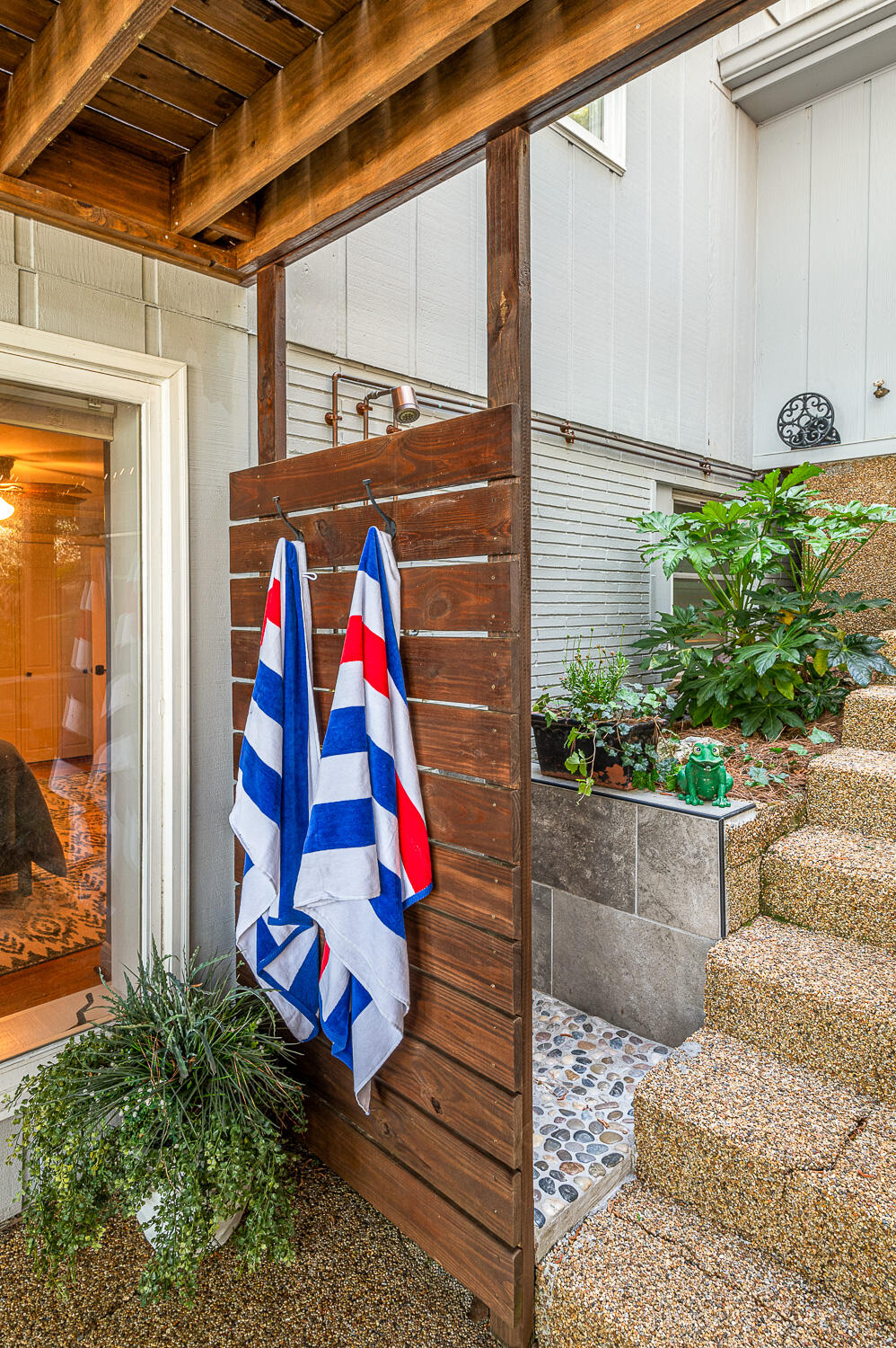 3635 Kings Road Chattanooga, TN 37416 - Photo 56 of 101 Outdoor Shower