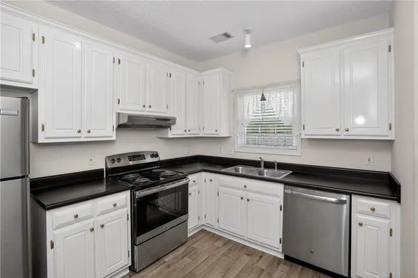 $298,900 | 181 Windsor Circle, Stockbridge, GA 30281