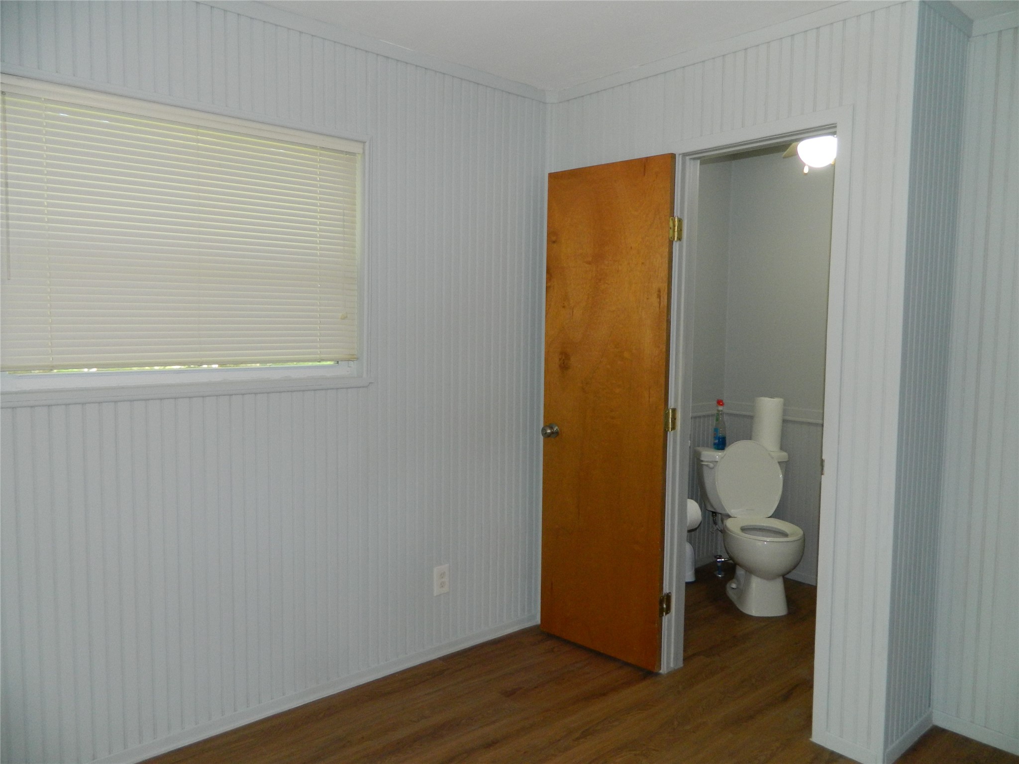 90 Cove Road Coldspring, TX 77331 - Photo 19 of 24 a bathroom that has a toilet