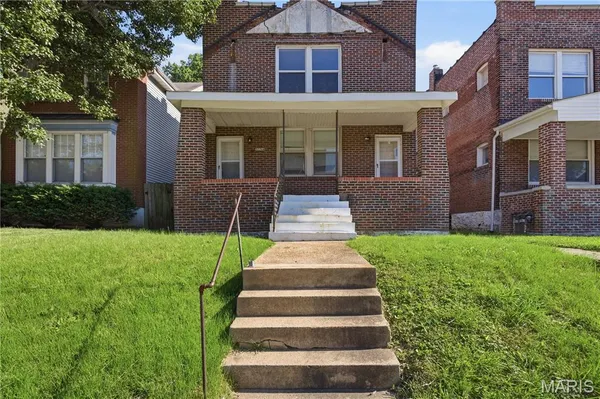 $269,000 | 3226 Arsenal Street, St. Louis, MO 63118