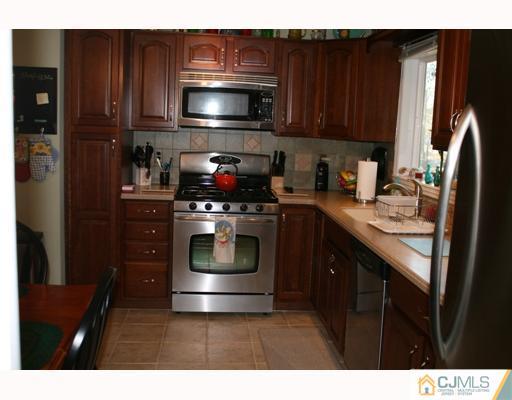 30 University Road East Brunswick, NJ 08816 - Photo 2 of 6 Gallery Image 2