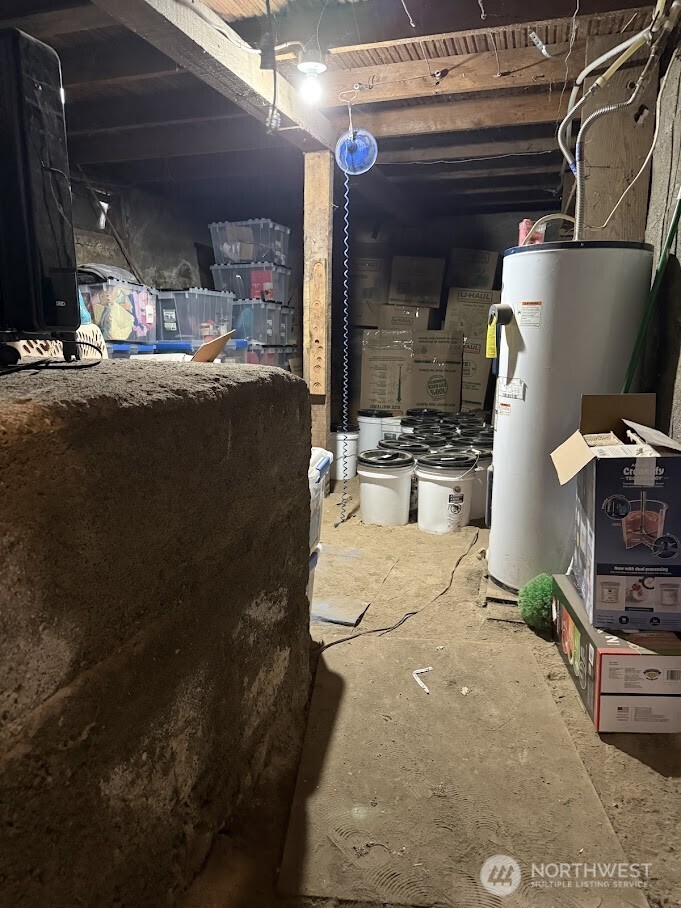 411 South Division Street Odessa, WA 99159 - Photo 20 of 20 a view of a garage