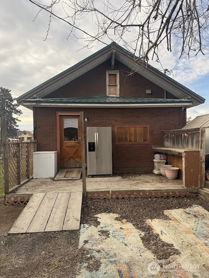 411 South Division Street Odessa, WA 99159 - Photo 7 of 20 a front view of a house
