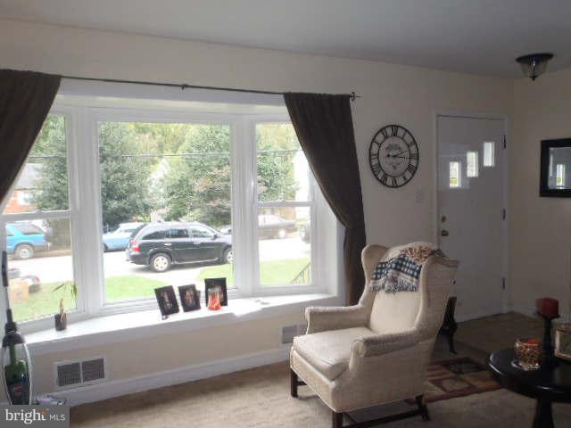 5614 Berwyn Road Berwyn Heights, MD 20740 - Photo 3 of 24 Living Room