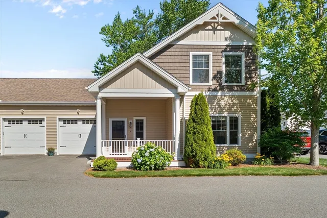 $559,000 | 4 Emerald Way, Unit 4, Salisbury, MA 01952