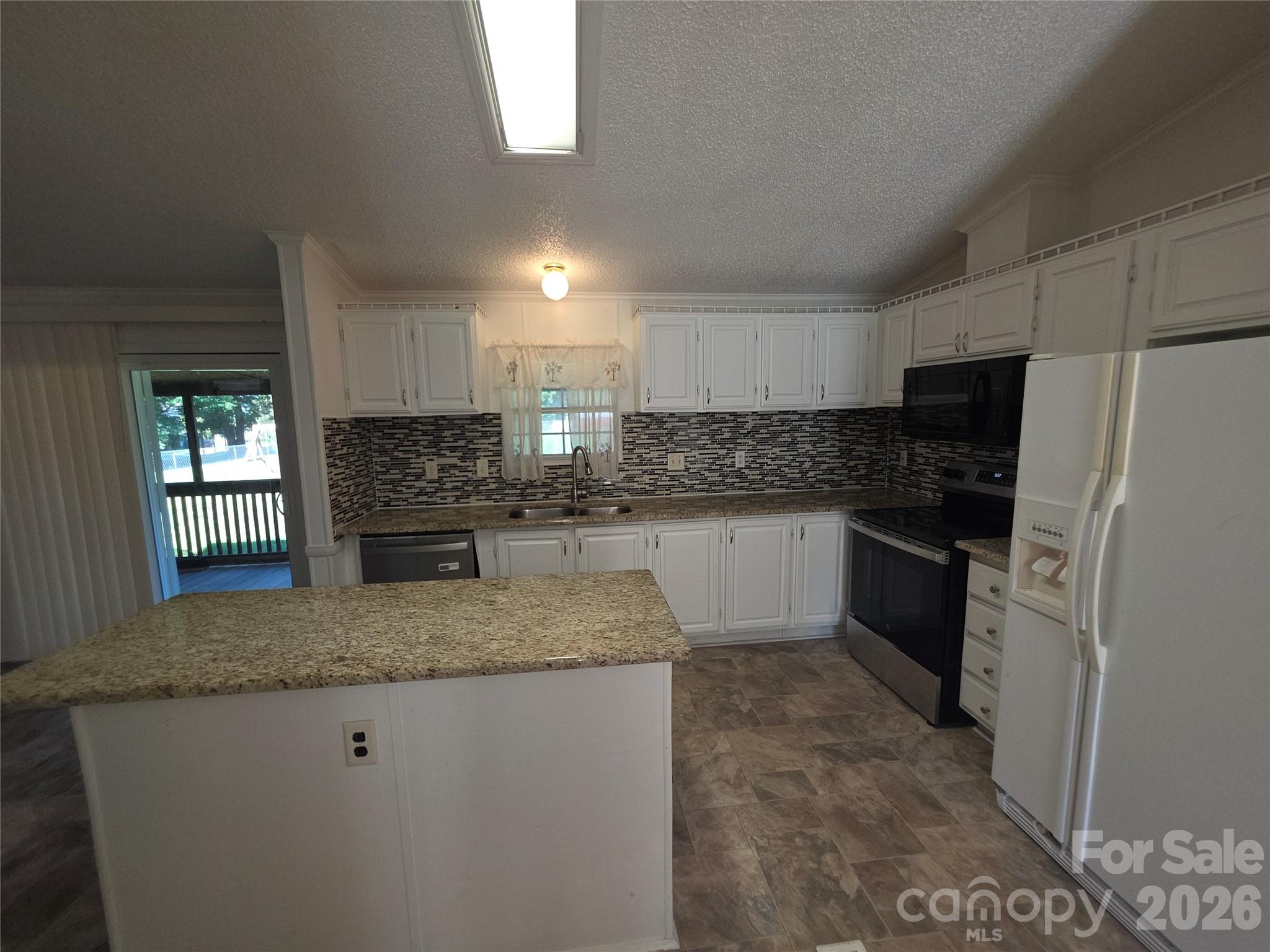 1395 Cape Hickory Road Hickory, NC 28601 - Photo 12 of 22