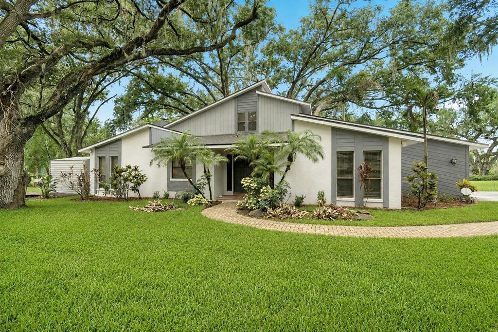 1904 Capri Road Valrico, FL 33594 - Photo 2 of 70 Gallery Image 2