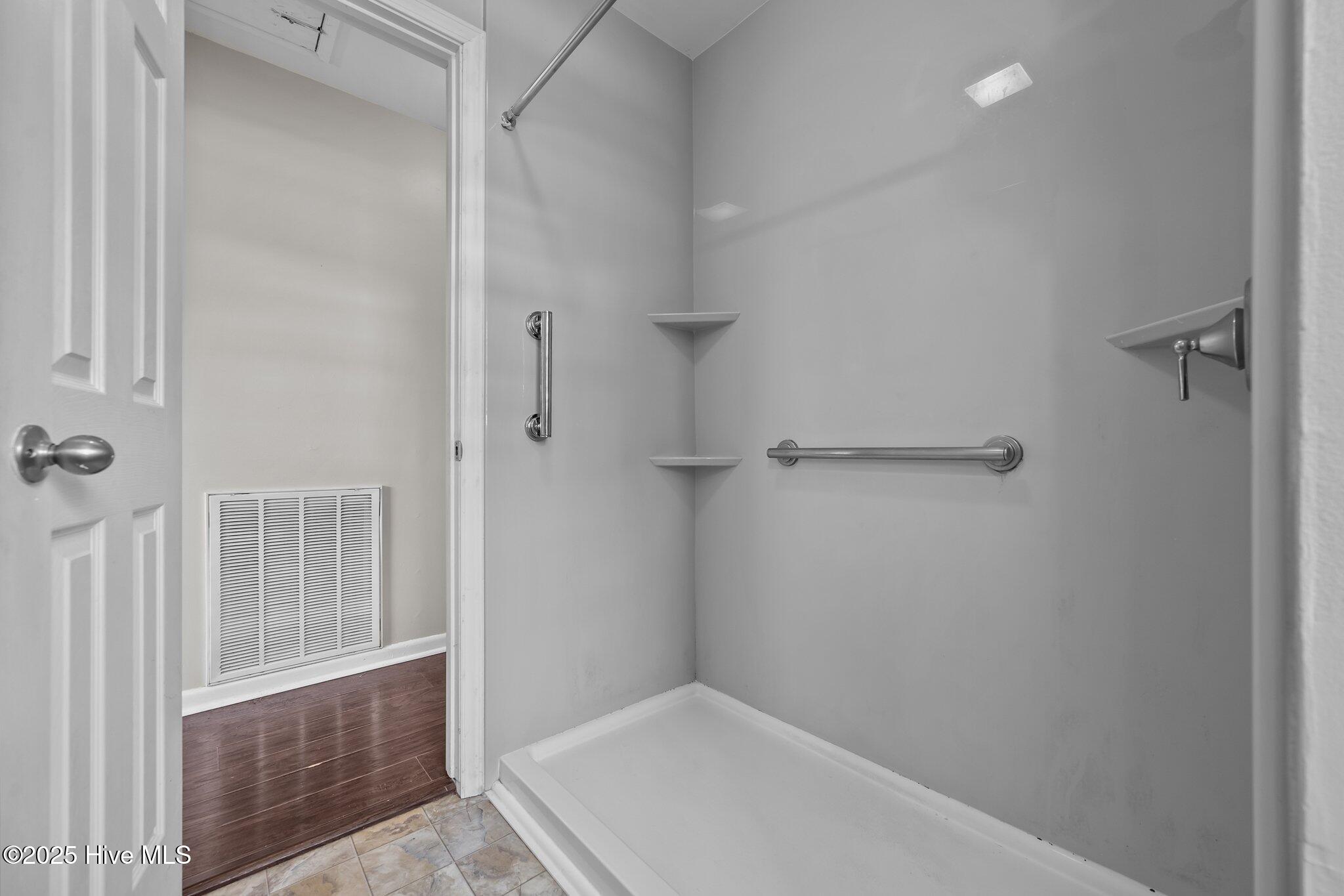 102 Mercer Road Jacksonville, NC 28546 - Photo 12 of 53 32-web-or-mls-_RAD0105
