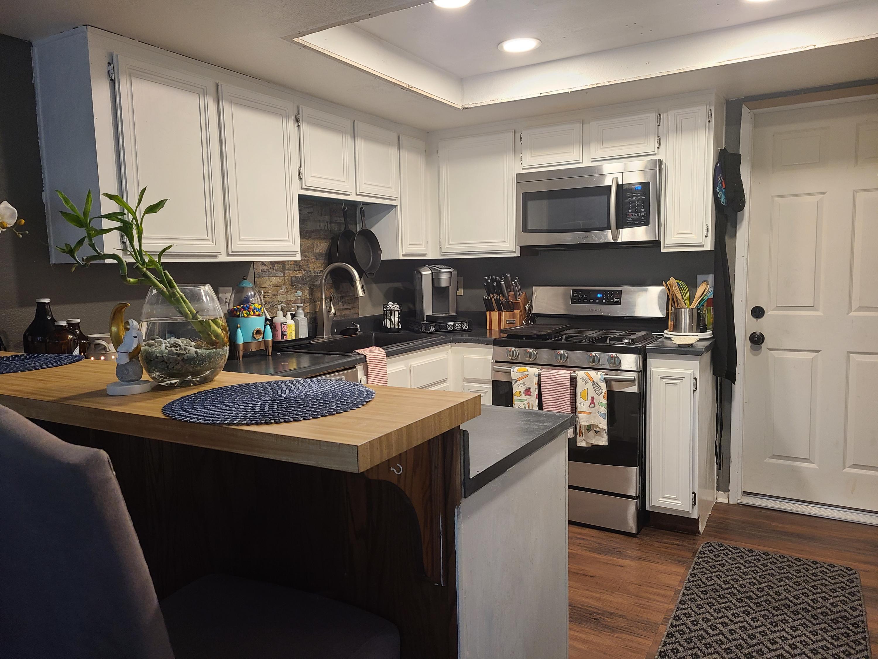 1243 Riverside Drive Lompoc, CA 93436 - Photo 11 of 24 1243 kitchen1