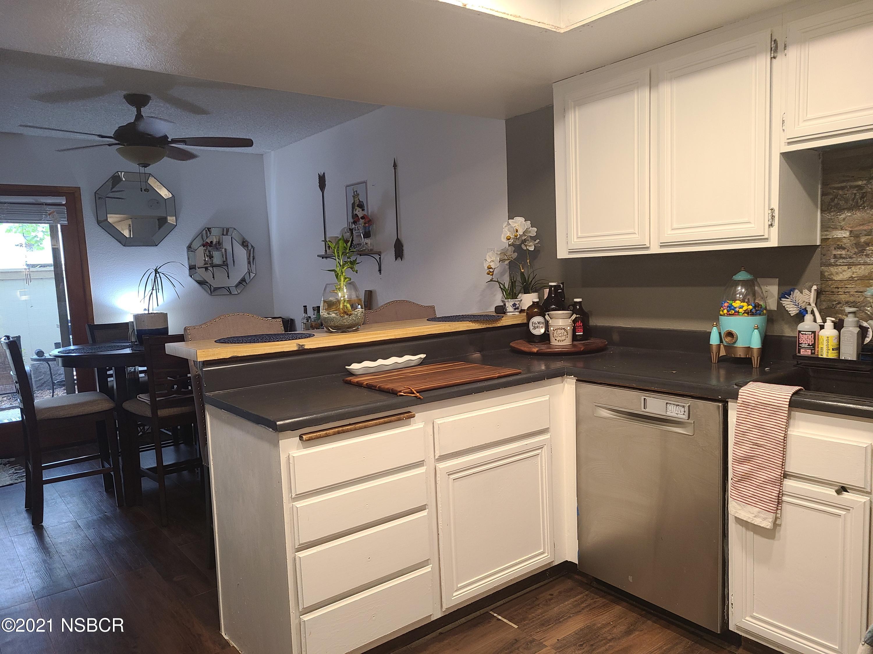 1243 Riverside Drive Lompoc, CA 93436 - Photo 14 of 24 1243 kitchen4