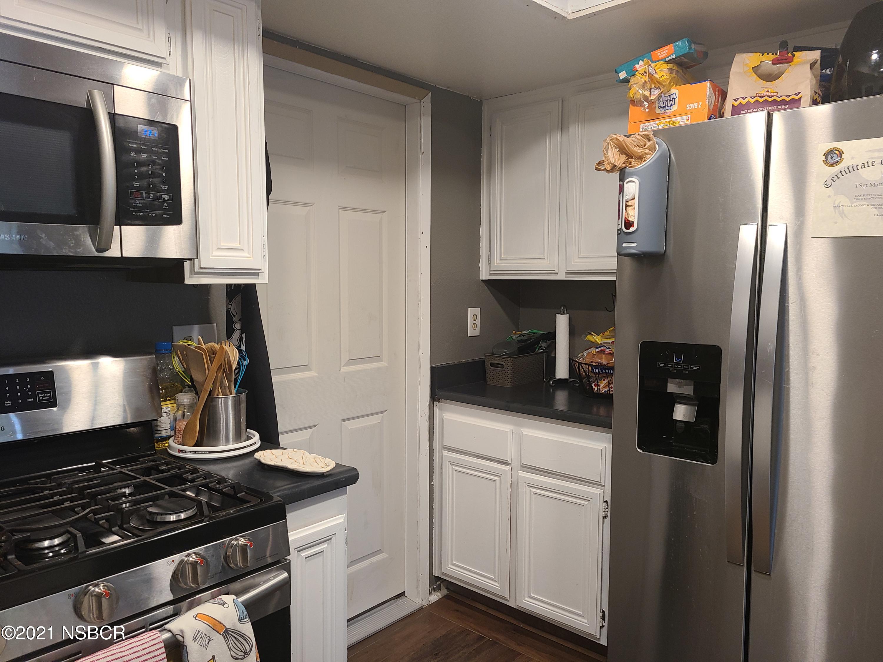 1243 Riverside Drive Lompoc, CA 93436 - Photo 15 of 24 1243 kitchen5