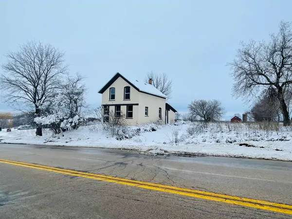 $165,000 | W3282 County Road B, Hilbert, WI 54129