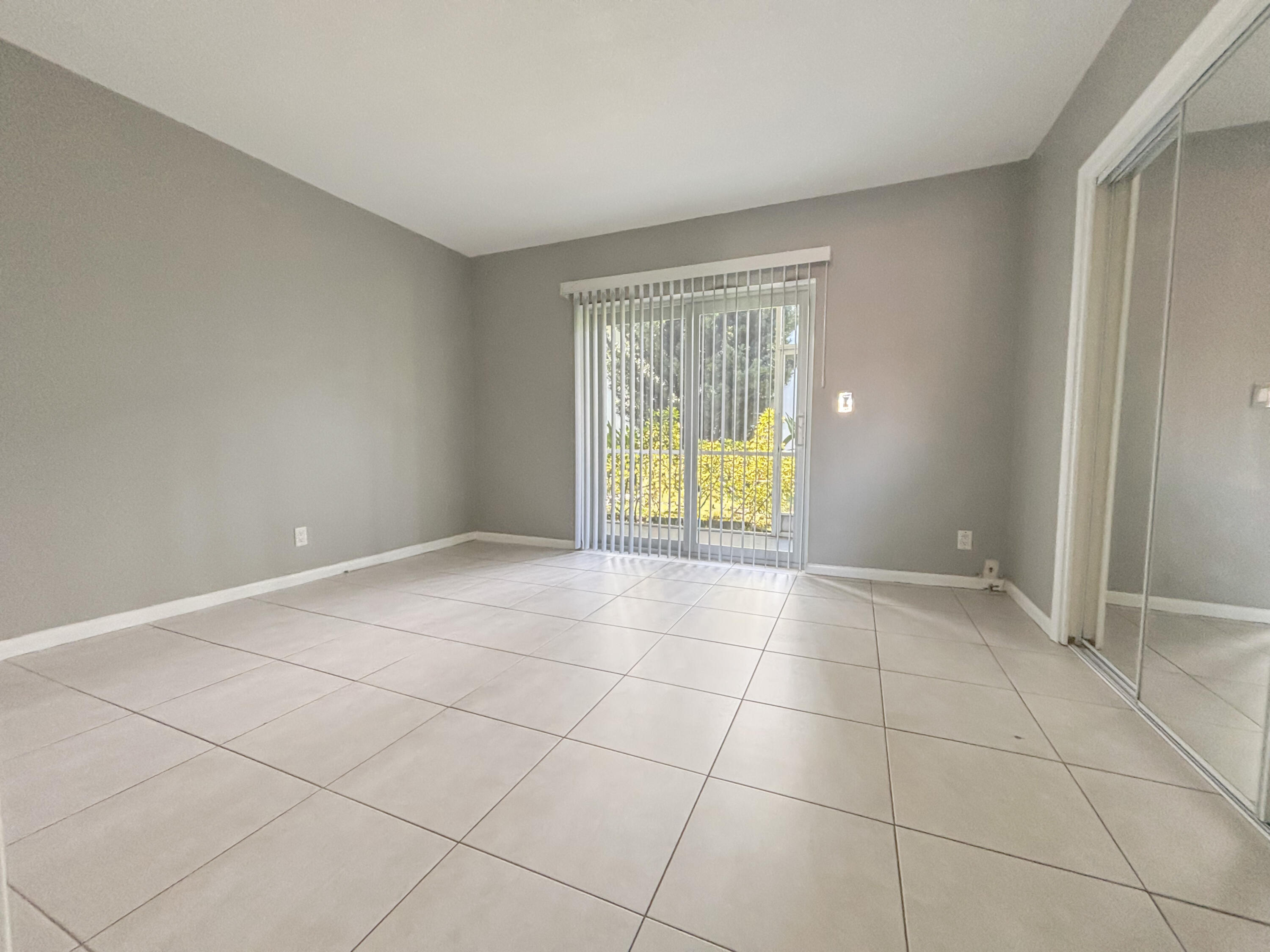 2141 Northeast 41st Street, Unit 3 Lighthouse Point, FL 33064 - Photo 9 of 15 2141 NE 41st St_Final Pics_010