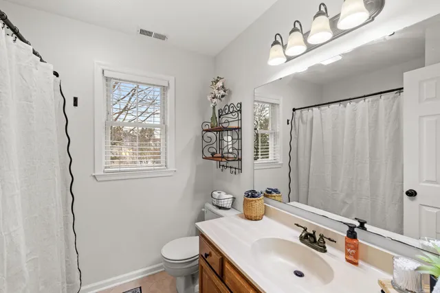 a close view of sink and tap