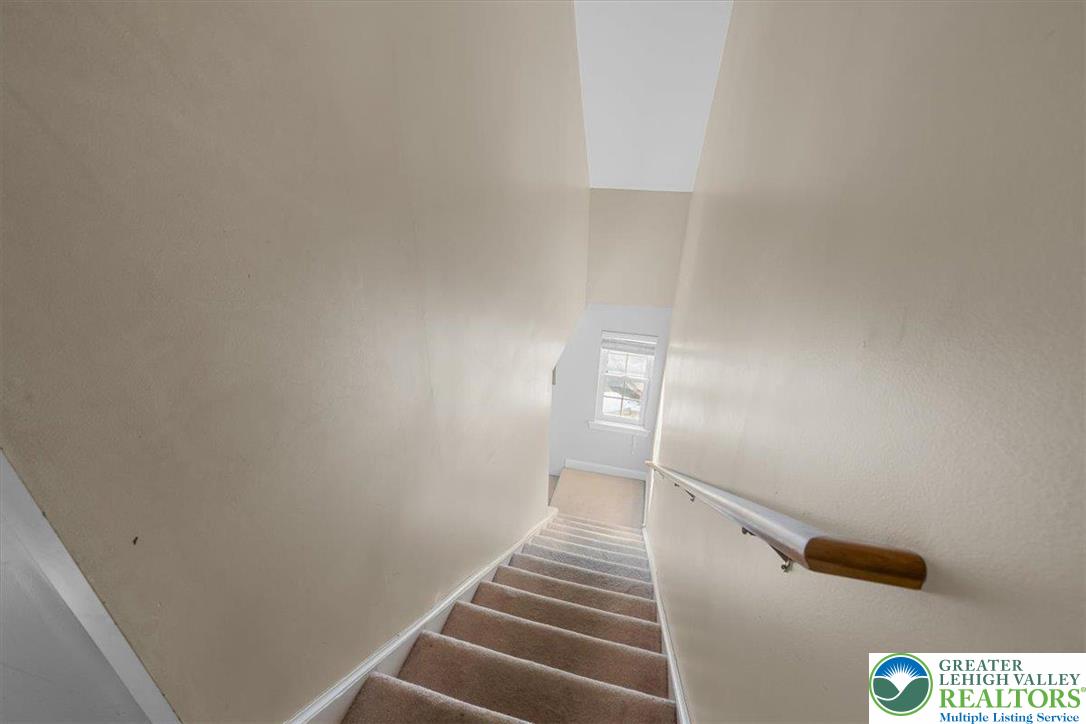 1409 Ravena Street Bethlehem, PA 18015 - Photo 16 of 40 a view of entryway