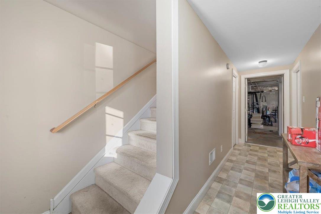 1409 Ravena Street Bethlehem, PA 18015 - Photo 31 of 40