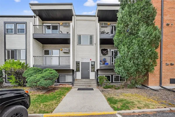 $308,000 | 1350 Golden Circle, Unit 211, Golden, CO 80401