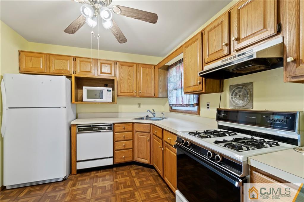 11 Darwin Road Old Bridge, NJ 08857 - Photo 8 of 22 Gallery Image 8