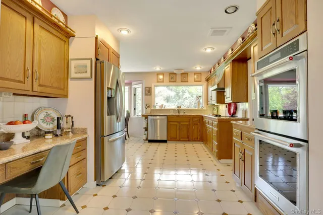 $2,899,000 | 24 Rolling Hill Road, Old Westbury, NY 11568