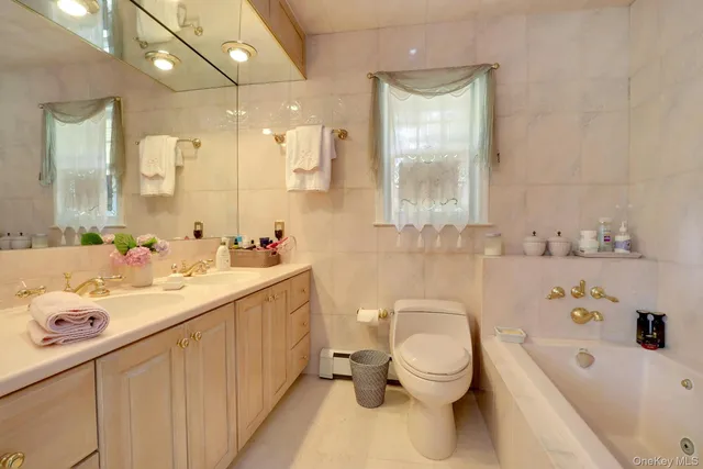 $2,899,000 | 24 Rolling Hill Road, Old Westbury, NY 11568