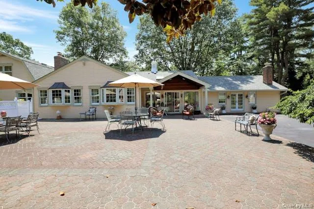 $2,899,000 | 24 Rolling Hill Road, Old Westbury, NY 11568