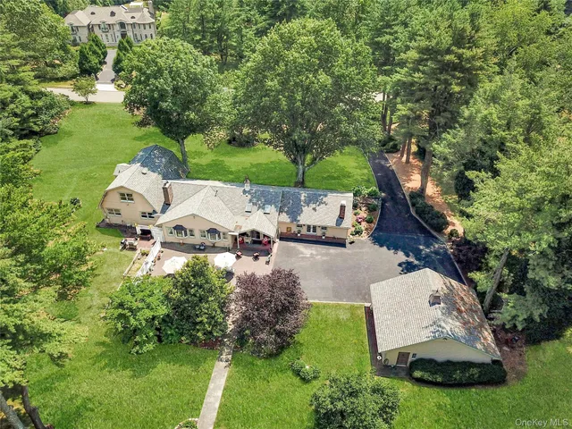 $2,899,000 | 24 Rolling Hill Road, Old Westbury, NY 11568