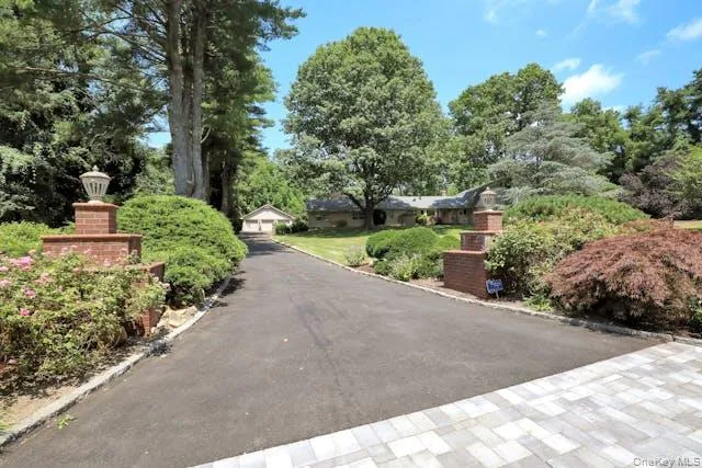 $2,899,000 | 24 Rolling Hill Road, Old Westbury, NY 11568