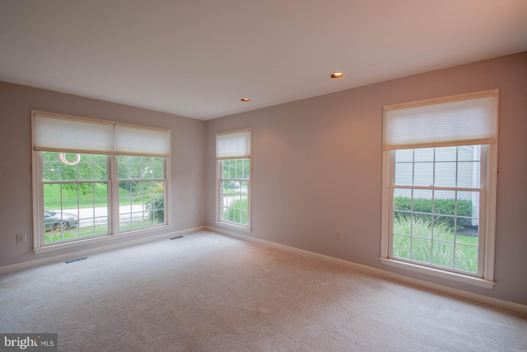 3206 Magnolia Ridge Road Annapolis, MD 21403 - Photo 9 of 43 living room with plenty of natural light