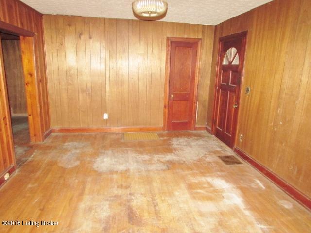5904 Pendleton Road Louisville, KY 40272 - Photo 2 of 19 LR