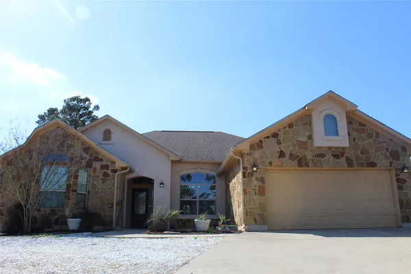 $379,900 | 220 Tahitian Drive, Bastrop, TX 78602