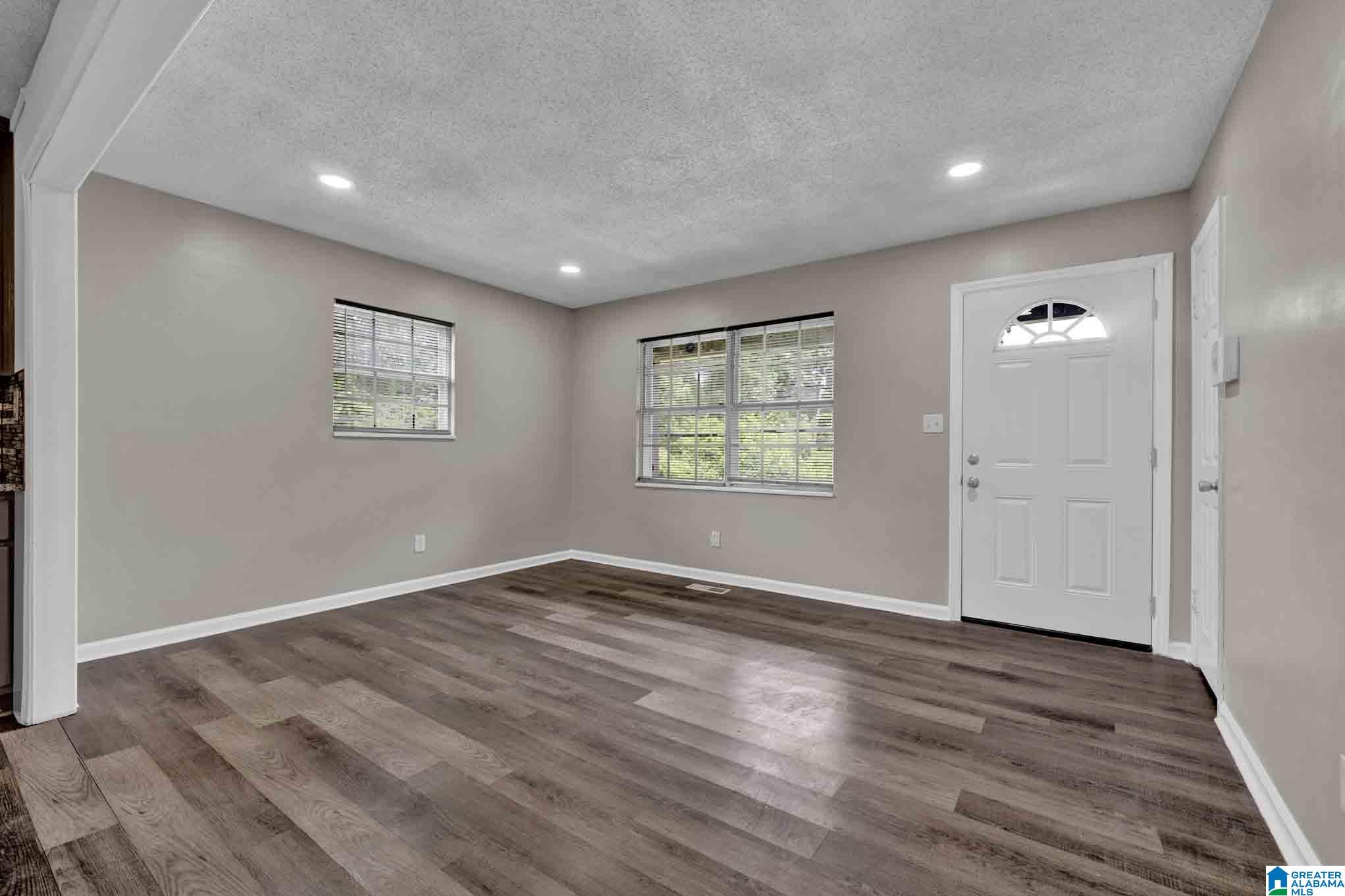 608 10th Terrace Pleasant Grove, AL 35127 - Photo 6 of 33