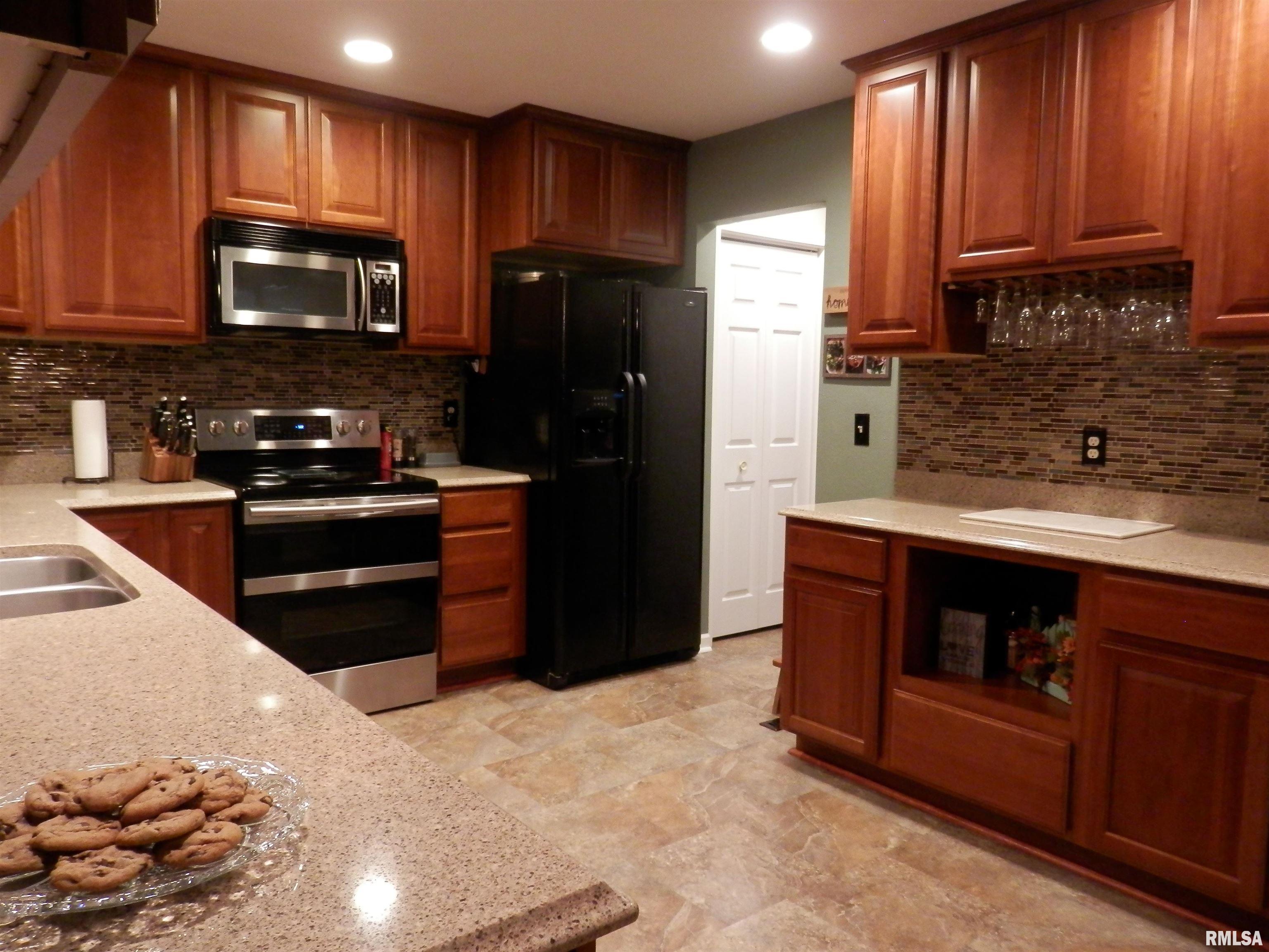 124 Henderson Road Knoxville, IL 61448 - Photo 31 of 79 Gallery Image 31