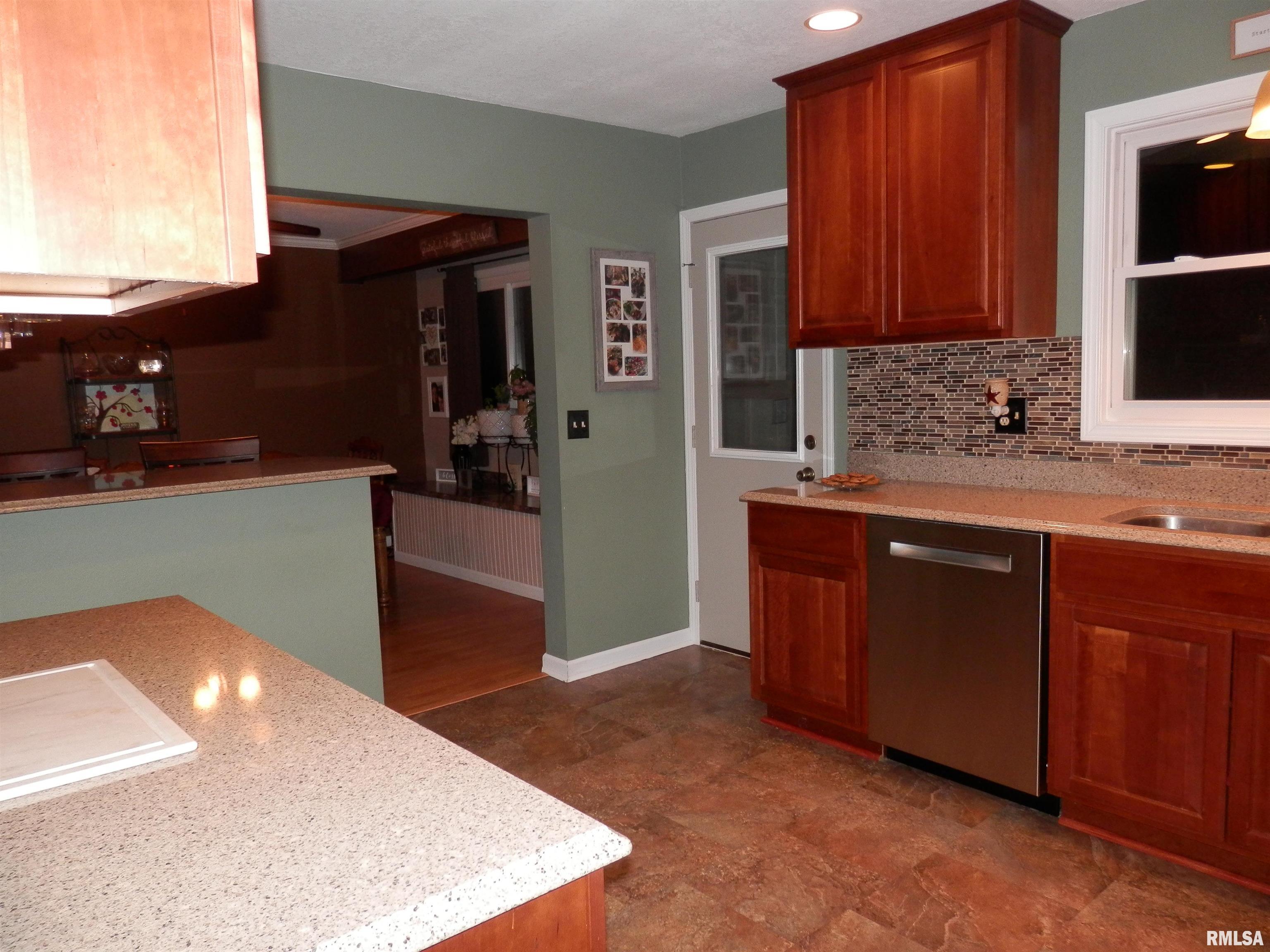 124 Henderson Road Knoxville, IL 61448 - Photo 35 of 79 Gallery Image 35