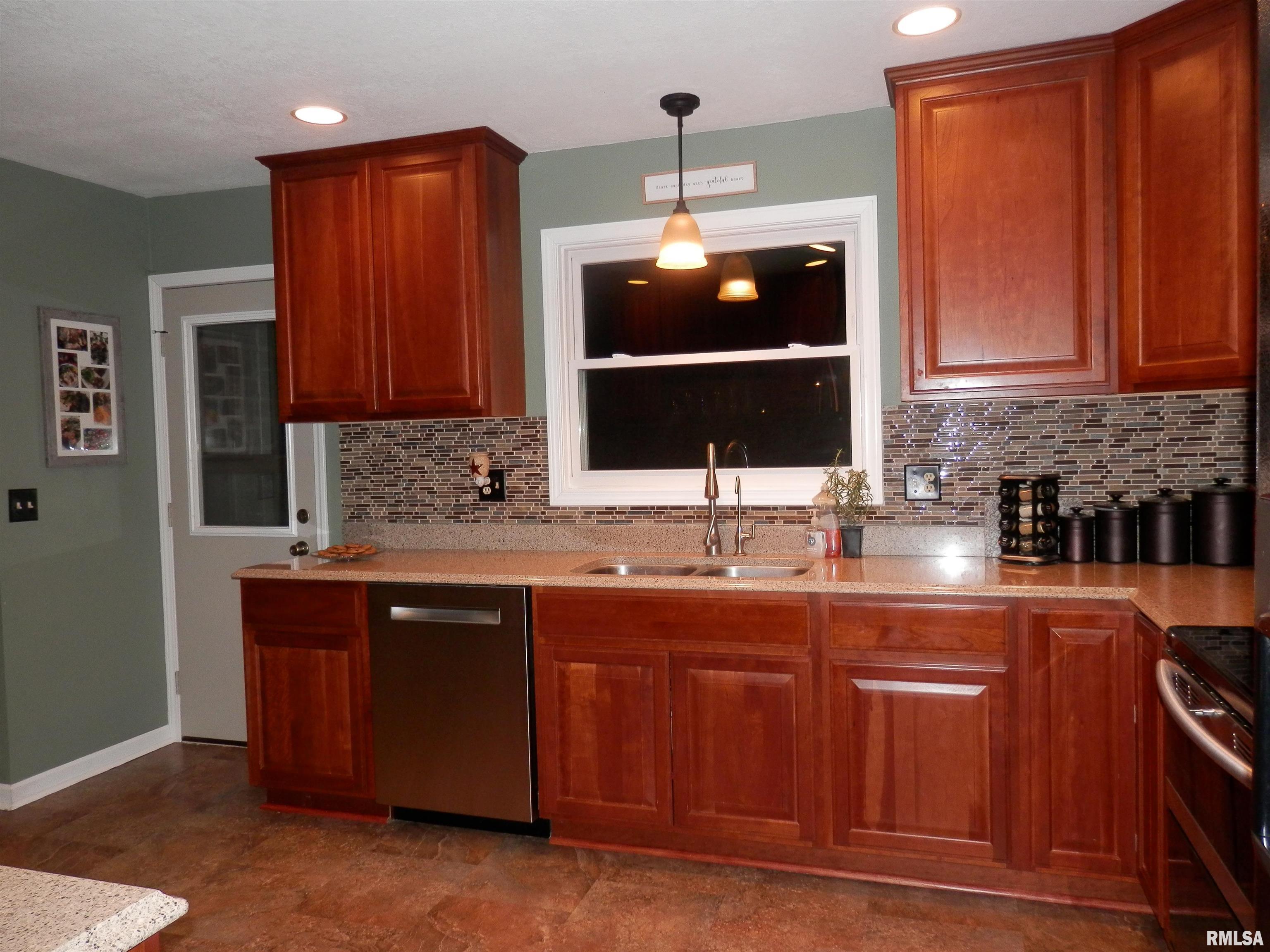 124 Henderson Road Knoxville, IL 61448 - Photo 36 of 79 Gallery Image 36