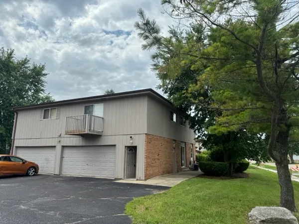 $1,350 | 104 West Countryside Parkway, Unit D, Yorkville, IL 60560