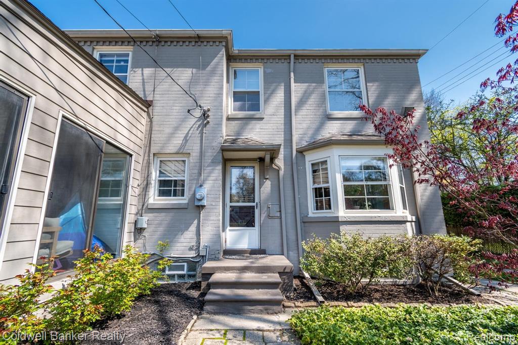 320 Touraine Road Grosse Pointe Farms, MI 48236 - Photo 6 of 60