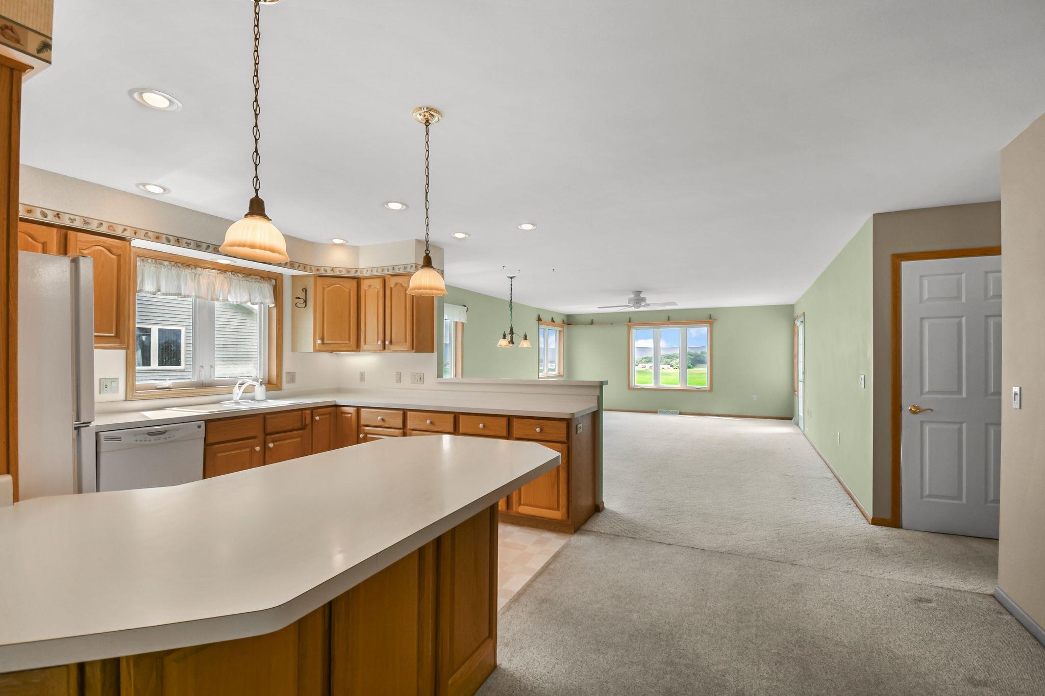 1352 15th Street Baraboo, WI 53913 - Photo 7 of 38